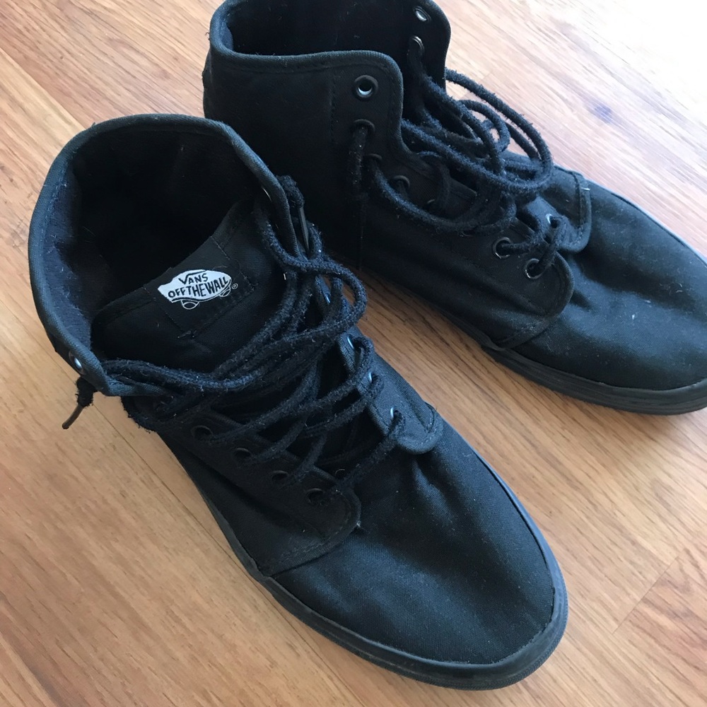 Men’s Vans Midhigh 9.5 in black / Like New!